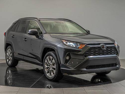 Magnetic Gray Metallic 2019 Toyota RAV4 XLE Premium