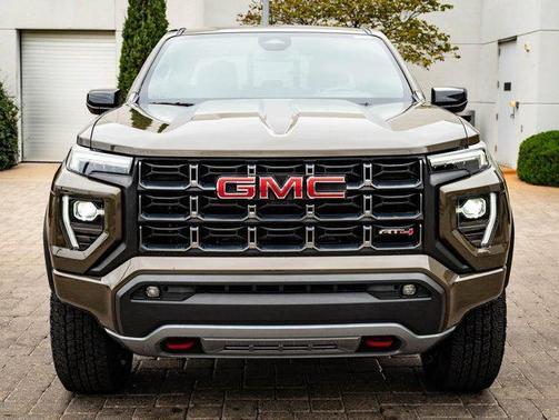 2024 GMC Canyon AT4