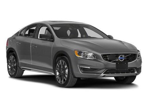 2018 Volvo S60 Cross Country T5