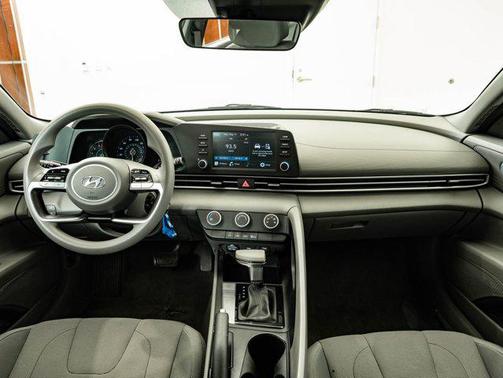 Quartz White 2021 Hyundai ELANTRA SE