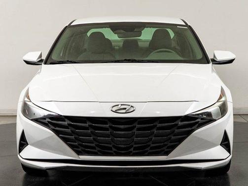 Quartz White 2021 Hyundai ELANTRA SE