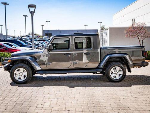 Granite Crystal Metallic Clearcoat 2023 Jeep Gladiator Sport S