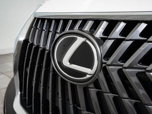 2022 Lexus ES 250 Base