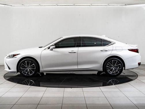 2022 Lexus ES 250 Base