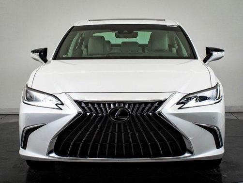 2023 Lexus ES 250 Base