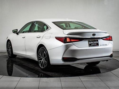2023 Lexus ES 250 Base