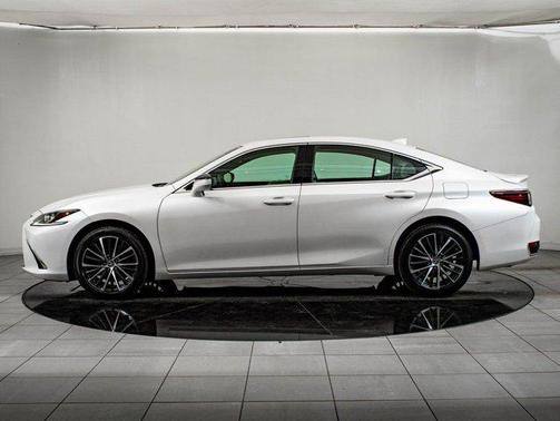 Eminent White Pearl 2023 Lexus ES 250 Base