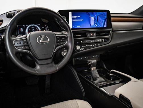 2023 Lexus ES 250 Base