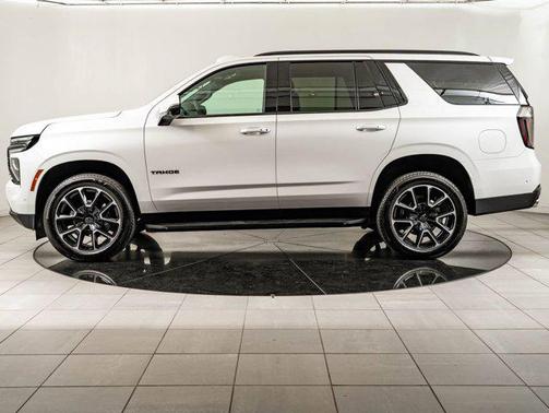 Iridescent Pearl Tricoat 2025 Chevrolet Tahoe 4WD RST