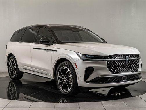 2024 Lincoln Nautilus Reserve