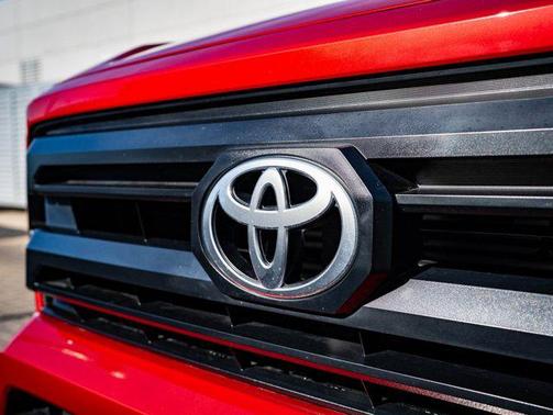 2025 Toyota Tacoma SR