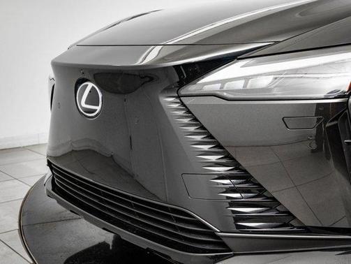 2023 Lexus RZ 450e Luxury