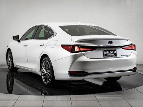 2025 Lexus ES 300h Ultra Luxury