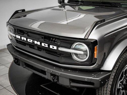 Carbonized Gray Metallic 2022 Ford Bronco Outer Banks