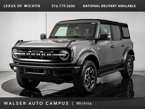 Carbonized Gray Metallic 2022 Ford Bronco Outer Banks