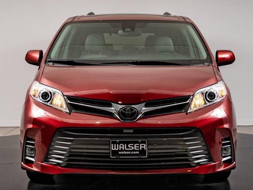 Salsa Red Pearl 2020 Toyota Sienna XLE