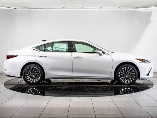 2025 Lexus ES 350 Ultra Luxury