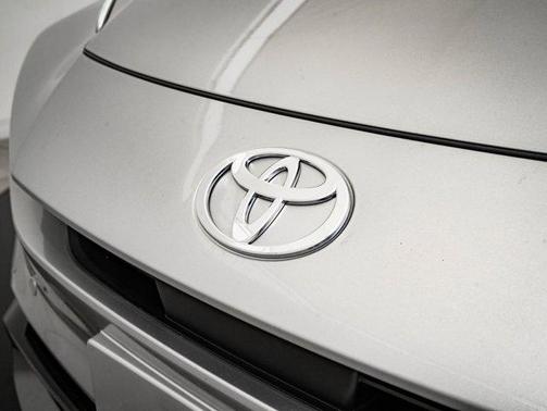 2023 Toyota Prius XLE