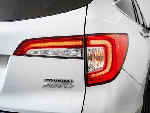 2021 Honda Pilot Touring 8-Passenger