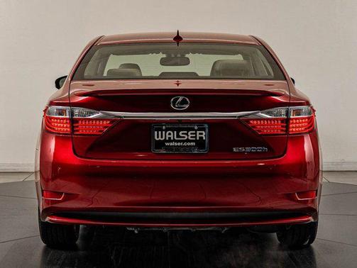 Matador Red Mica 2014 Lexus ES 300h Base
