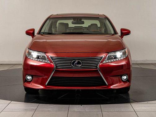 Matador Red Mica 2014 Lexus ES 300h Base