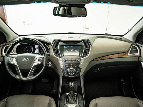 Circuit Silver 2017 Hyundai SANTA FE Limited