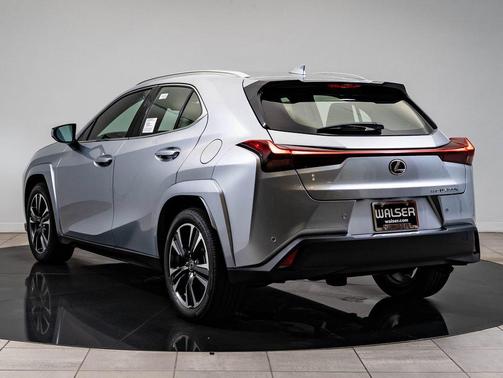 1L2 2026 Lexus UX 300h Premium