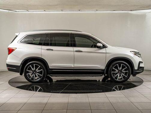 White Diamond Pearl 2019 Honda Pilot Touring 8-Passenger
