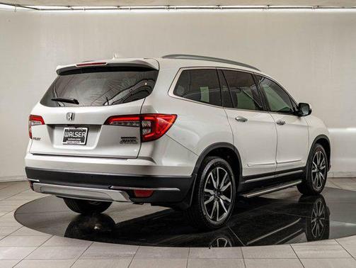 White Diamond Pearl 2019 Honda Pilot Touring 8-Passenger