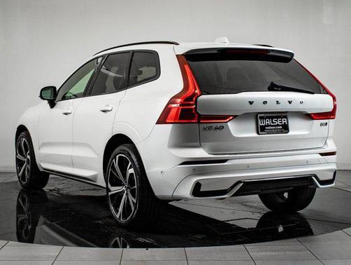 2025 Volvo XC60 B5 Ultra