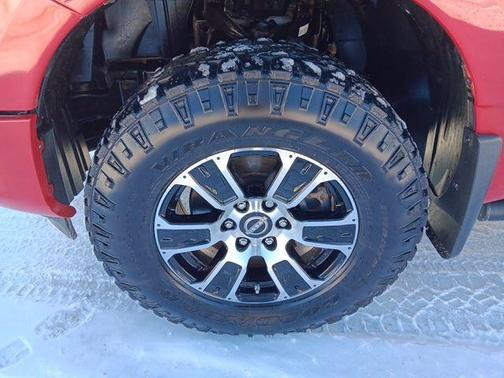 2023 Nissan Titan SV