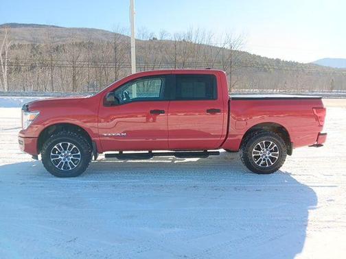 2023 Nissan Titan SV