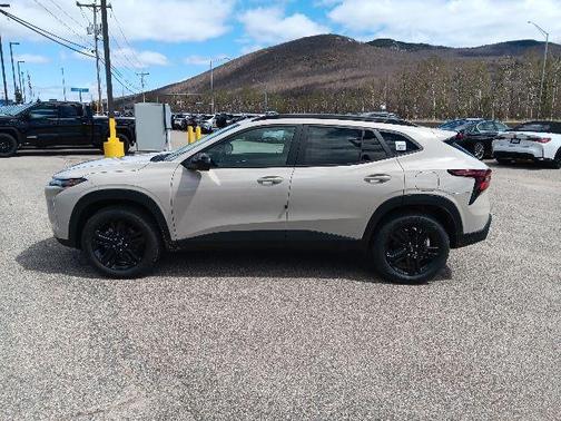 White Sand 2026 Chevrolet Trax ACTIV