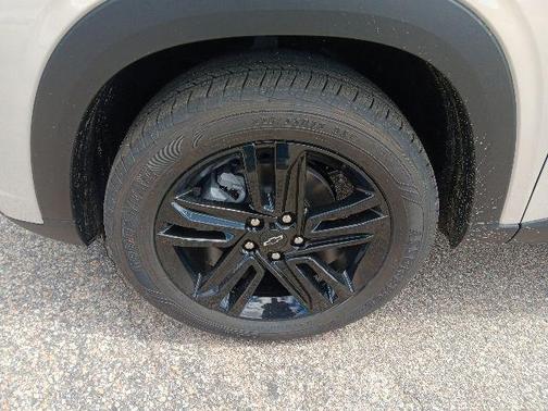 White Sand 2026 Chevrolet Trax ACTIV