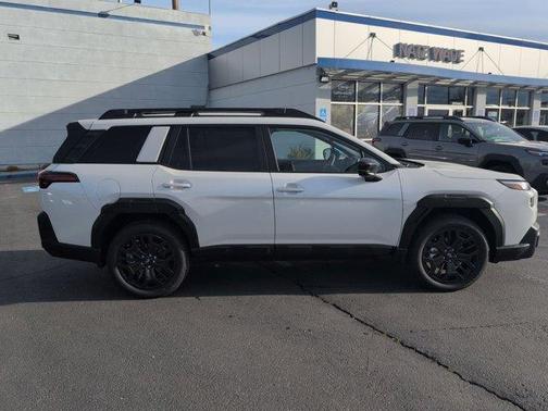 Crystal White Pearl 2026 Subaru Outback Limited XT