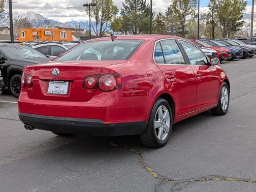 Red 2009 Volkswagen Jetta SE