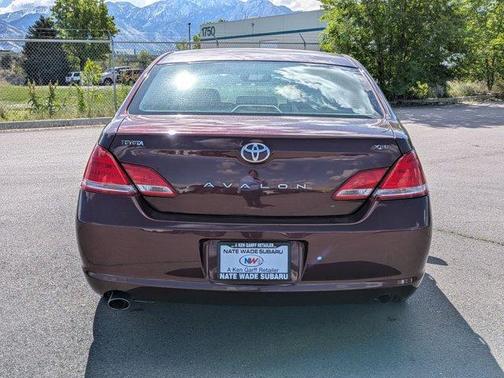 Cassis Pearl 2005 Toyota Avalon XL