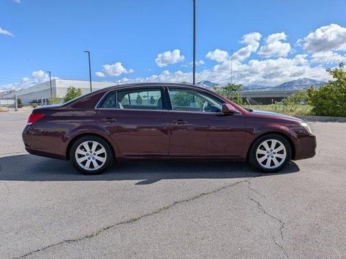 Cassis Pearl 2005 Toyota Avalon XL