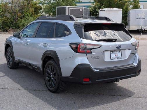 Ice Silver Metallic 2024 Subaru Outback Onyx Edition XT