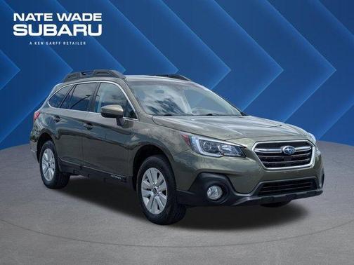 Wilderness Green Metallic 2018 Subaru Outback 2.5i Premium
