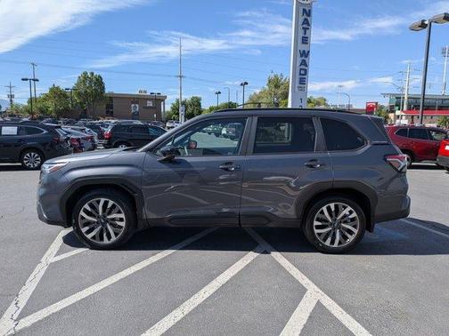 Magnetite Gray Metallic 2025 Subaru Forester Touring