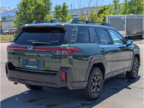 Deep Emerald Green Pearl 2026 Subaru Outback Limited