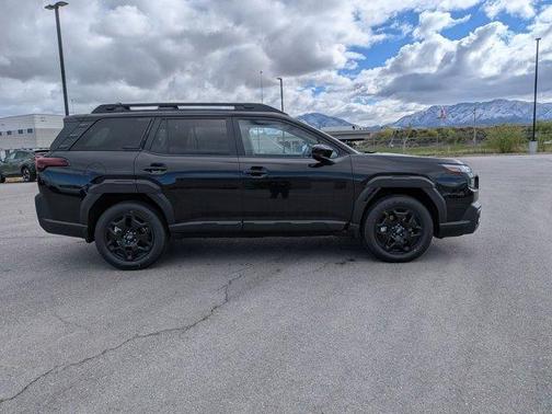Crystal Black Silica 2026 Subaru Outback Limited