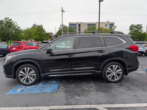 Crystal Black Silica 2022 Subaru Ascent Limited 7-Passenger