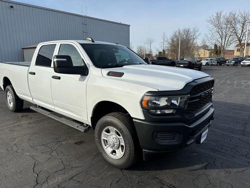 2024 RAM 3500 Tradesman Crew Cab 4x4 8' Box