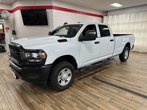 2024 RAM 3500 Tradesman Crew Cab 4x4 8' Box