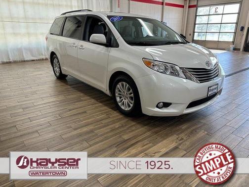 2017 Toyota Sienna XLE