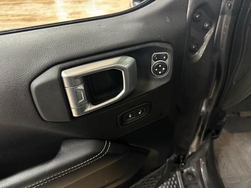 2023 Jeep Wrangler 4-Door Sahara 4x4