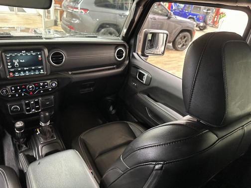 2023 Jeep Wrangler 4-Door Sahara 4x4