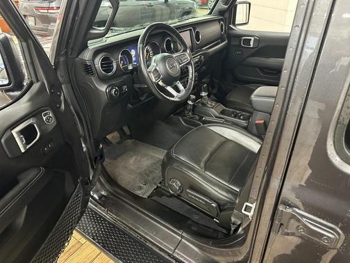 2023 Jeep Wrangler 4-Door Sahara 4x4